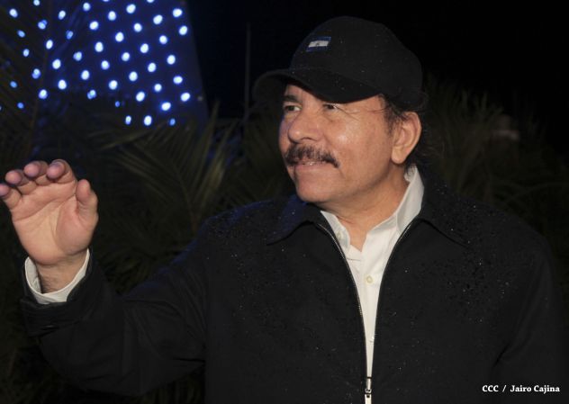 Daniel y Rosario participan en Acto del 36 Aniversario del Ejército de Nicaragua