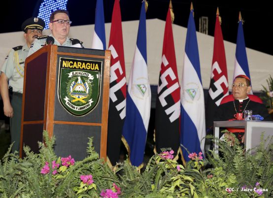 Daniel y Rosario participan en Acto del 36 Aniversario del Ejército de Nicaragua