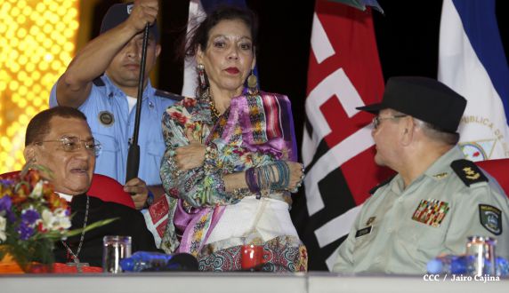 Daniel y Rosario participan en Acto del 36 Aniversario del Ejército de Nicaragua