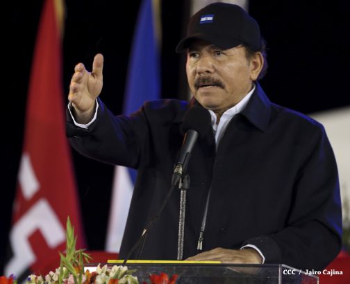 Daniel y Rosario participan en Acto del 36 Aniversario del Ejército de Nicaragua