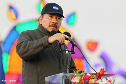 Desfile militar Pueblo-Ejército en Plaza de la Fé "Juan Pablo II"