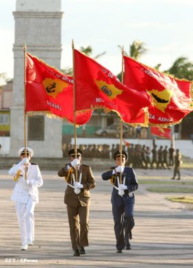 Desfile militar Pueblo-Ejército en Plaza de la Fé "Juan Pablo II"