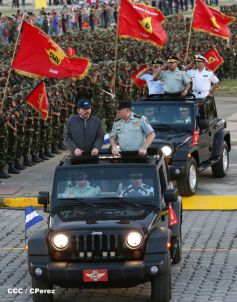 Desfile militar Pueblo-Ejército en Plaza de la Fé "Juan Pablo II"
