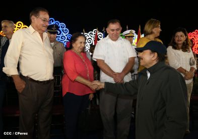 Desfile militar Pueblo-Ejército en Plaza de la Fé "Juan Pablo II"