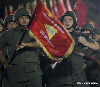 Desfile militar Pueblo-Ejército en Plaza de la Fé "Juan Pablo II"