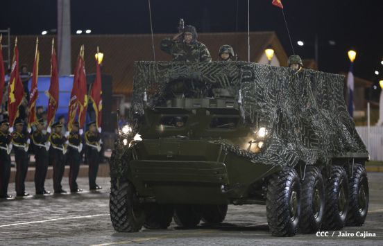 Desfile militar Pueblo-Ejército en Plaza de la Fé "Juan Pablo II"