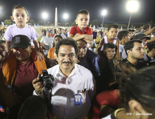 Desfile militar Pueblo-Ejército en Plaza de la Fé "Juan Pablo II"
