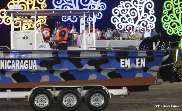 Desfile militar Pueblo-Ejército en Plaza de la Fé "Juan Pablo II"