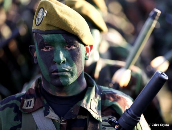 Desfile militar Pueblo-Ejército en Plaza de la Fé "Juan Pablo II"