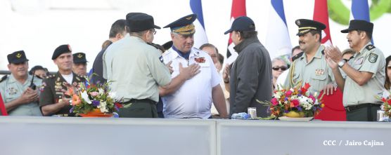 Desfile militar Pueblo-Ejército en Plaza de la Fé "Juan Pablo II"