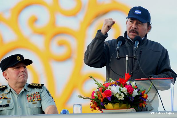 Desfile militar Pueblo-Ejército en Plaza de la Fé "Juan Pablo II"