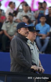Desfile militar Pueblo-Ejército en Plaza de la Fé "Juan Pablo II"