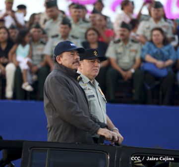 Desfile militar Pueblo-Ejército en Plaza de la Fé "Juan Pablo II"