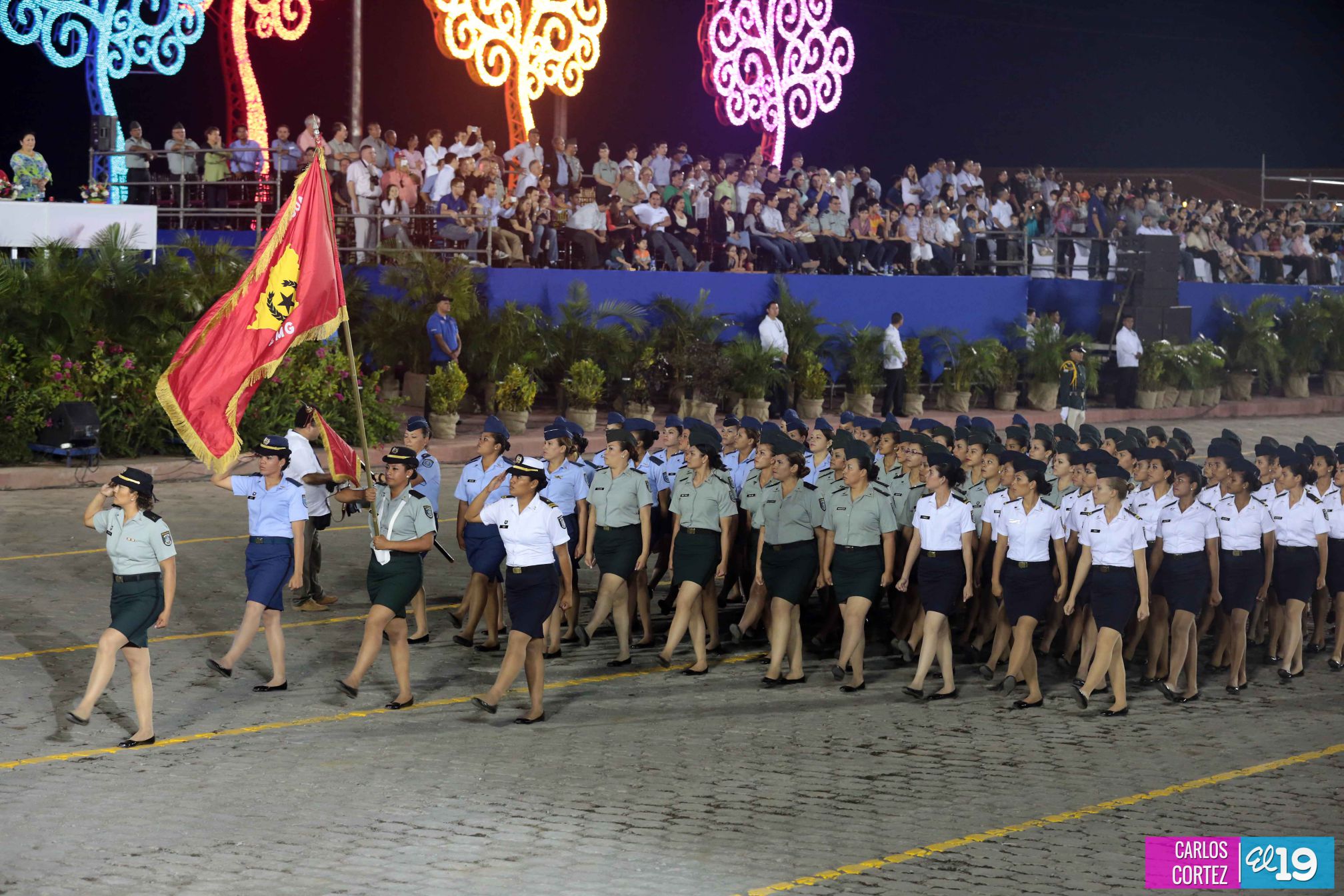 Desfile militar Pueblo-Ejército en Plaza de la Fé "Juan Pablo II"