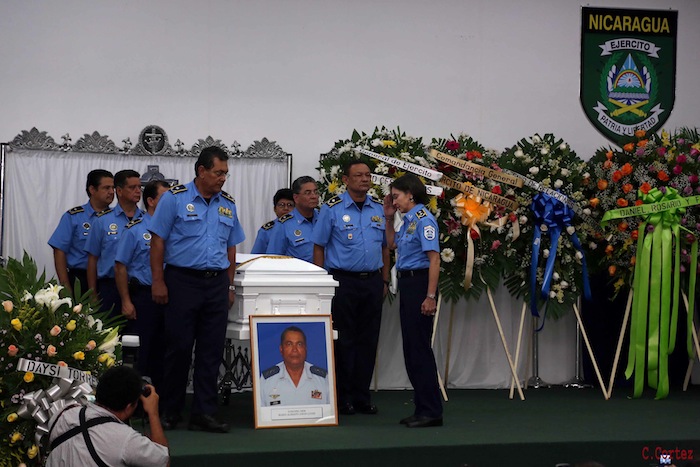 Daniel asiste a ceremonia de honores militares a Coronel Mario Jirón (q.e.p.d.)