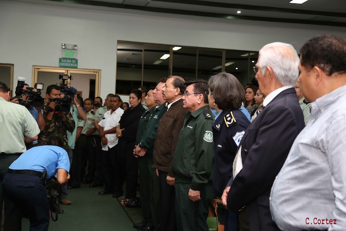 Daniel asiste a ceremonia de honores militares a Coronel Mario Jirón (q.e.p.d.)
