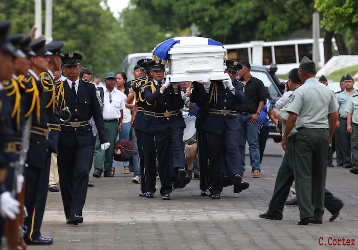 Daniel asiste a ceremonia de honores militares a Coronel Mario Jirón (q.e.p.d.)