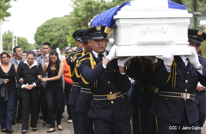 Daniel asiste a ceremonia de honores militares a Coronel Mario Jirón (q.e.p.d.)