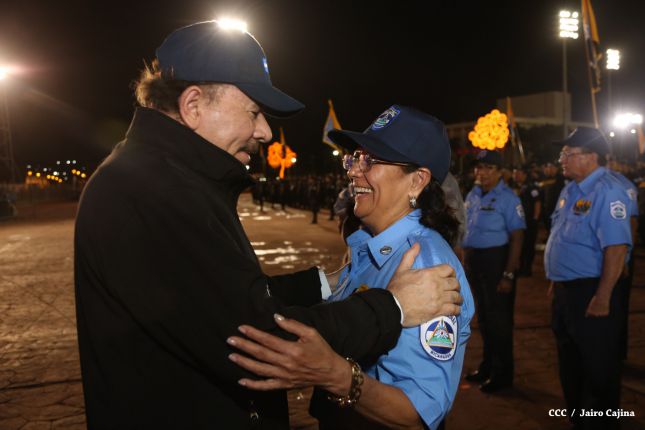 Presidente Daniel y Compañera Rosario participan en acto del 36 Aniversario de la Policía Nacional
