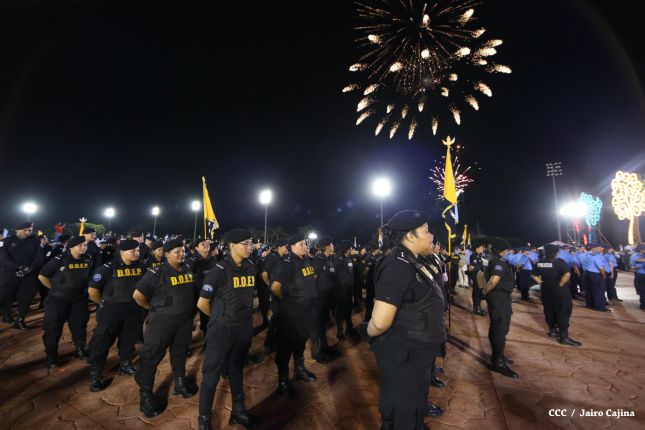 Presidente Daniel y Compañera Rosario participan en acto del 36 Aniversario de la Policía Nacional