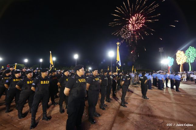 Presidente Daniel y Compañera Rosario participan en acto del 36 Aniversario de la Policía Nacional
