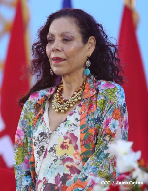 Presidente Daniel y Compañera Rosario participan en acto del 36 Aniversario de la Policía Nacional