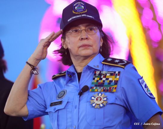 Presidente Daniel y Compañera Rosario participan en acto del 36 Aniversario de la Policía Nacional