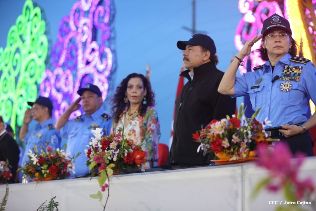 Presidente Daniel y Compañera Rosario participan en acto del 36 Aniversario de la Policía Nacional