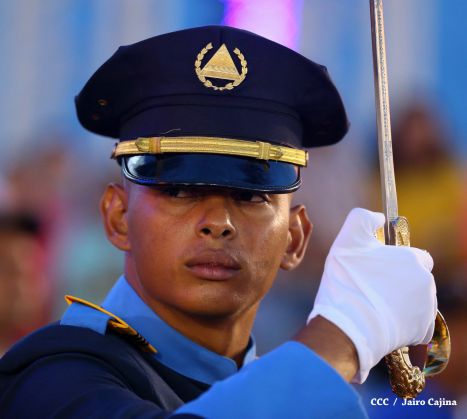 Presidente Daniel y Compañera Rosario participan en acto del 36 Aniversario de la Policía Nacional