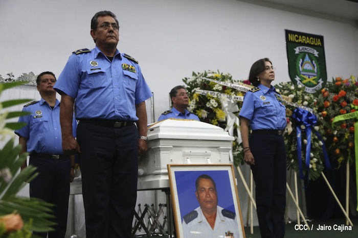 Daniel asiste a ceremonia de honores militares a Coronel Mario Jirón (q.e.p.d.)