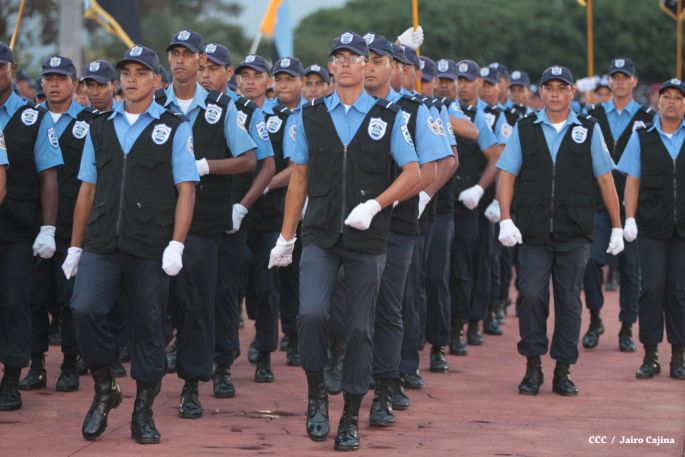 Presidente Daniel y Compañera Rosario participan en acto del 36 Aniversario de la Policía Nacional