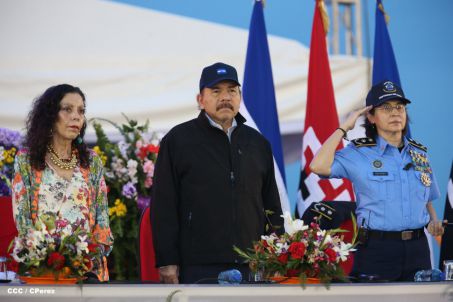 Presidente Daniel y Compañera Rosario participan en acto del 36 Aniversario de la Policía Nacional