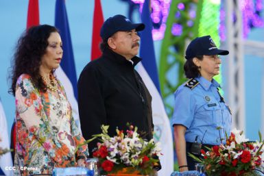 Presidente Daniel y Compañera Rosario participan en acto del 36 Aniversario de la Policía Nacional
