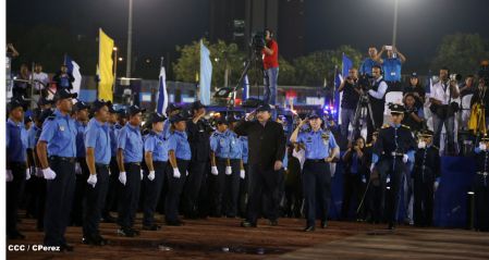 Presidente Daniel y Compañera Rosario participan en acto del 36 Aniversario de la Policía Nacional