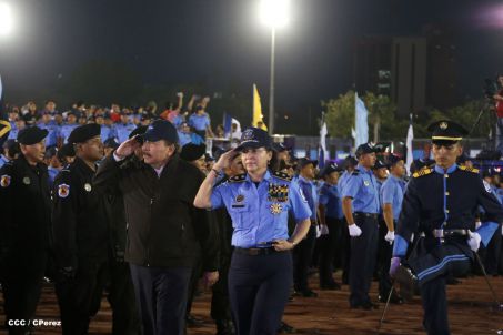 Presidente Daniel y Compañera Rosario participan en acto del 36 Aniversario de la Policía Nacional