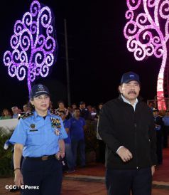 Presidente Daniel y Compañera Rosario participan en acto del 36 Aniversario de la Policía Nacional