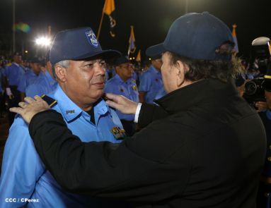 Presidente Daniel y Compañera Rosario participan en acto del 36 Aniversario de la Policía Nacional