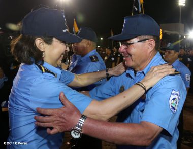 Presidente Daniel y Compañera Rosario participan en acto del 36 Aniversario de la Policía Nacional