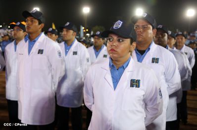 Presidente Daniel y Compañera Rosario participan en acto del 36 Aniversario de la Policía Nacional