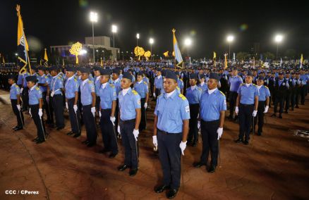 Presidente Daniel y Compañera Rosario participan en acto del 36 Aniversario de la Policía Nacional