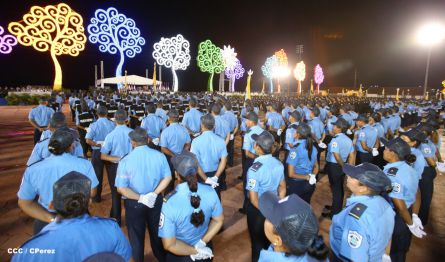 Presidente Daniel y Compañera Rosario participan en acto del 36 Aniversario de la Policía Nacional