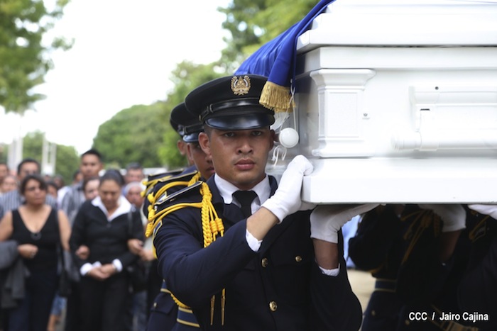 Daniel asiste a ceremonia de honores militares a Coronel Mario Jirón (q.e.p.d.)
