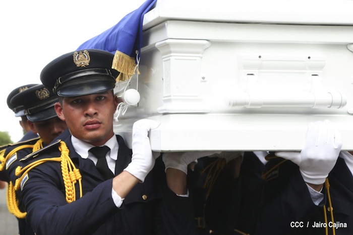 Daniel asiste a ceremonia de honores militares a Coronel Mario Jirón (q.e.p.d.)