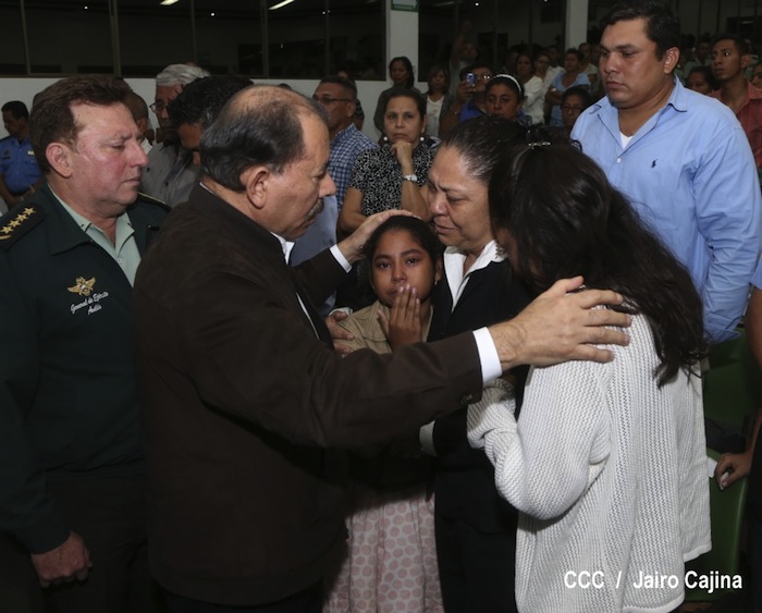 Daniel asiste a ceremonia de honores militares a Coronel Mario Jirón (q.e.p.d.)