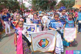 San Marcos celebra festividades patrias con hermoso desfile por las calles del municipio