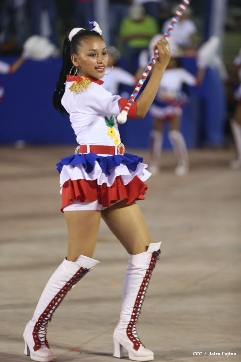 Presidente Daniel y Compañera Rosario participan del Desfile Patrio 2015