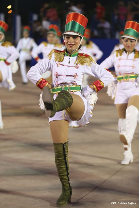 Presidente Daniel y Compañera Rosario participan del Desfile Patrio 2015