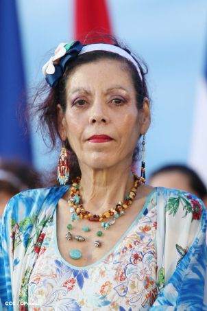 Presidente Daniel y Compañera Rosario participan del Desfile Patrio 2015