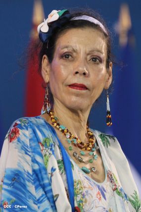 Presidente Daniel y Compañera Rosario participan del Desfile Patrio 2015