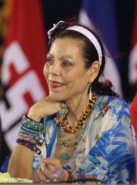 Presidente Daniel y Compañera Rosario participan del Desfile Patrio 2015